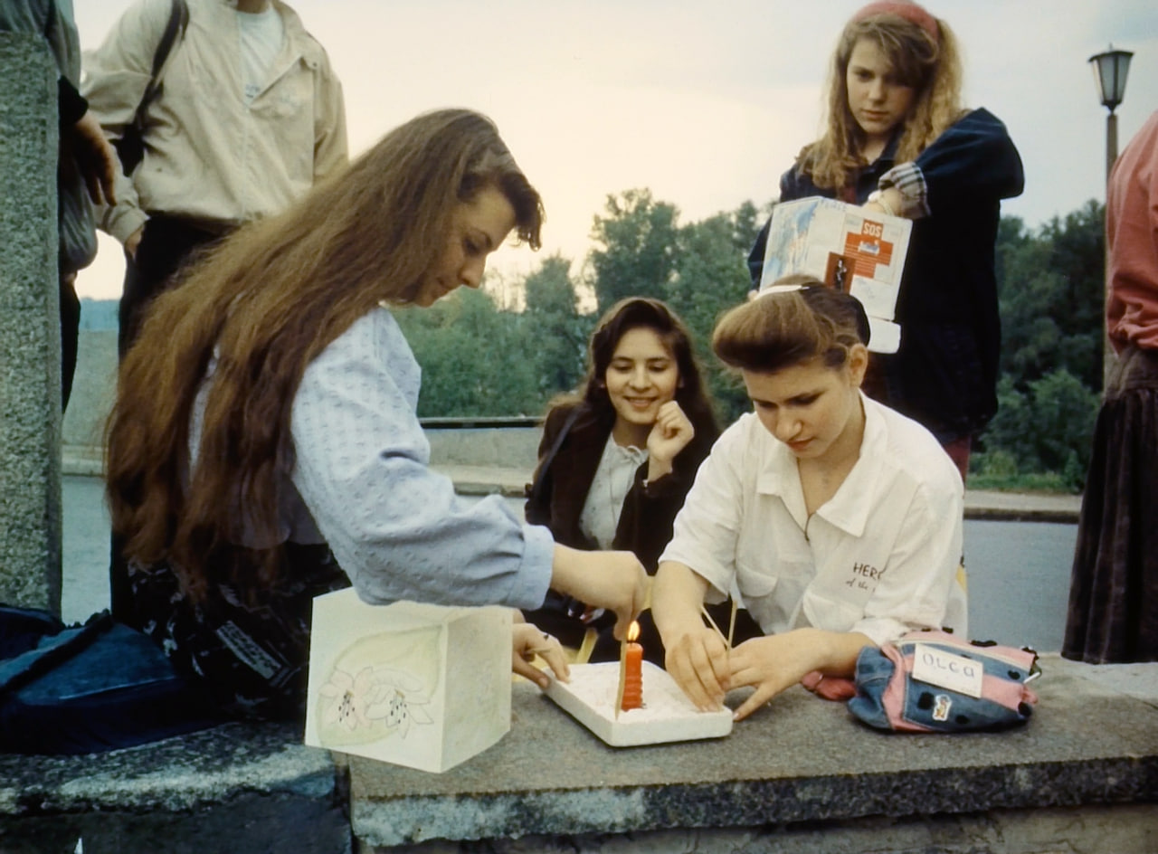 Ліхтарики миру (1992)